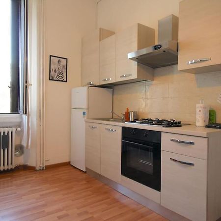Splendido Bilocale A 4 Fermate Dal Duomo Apartment Milan Luaran gambar