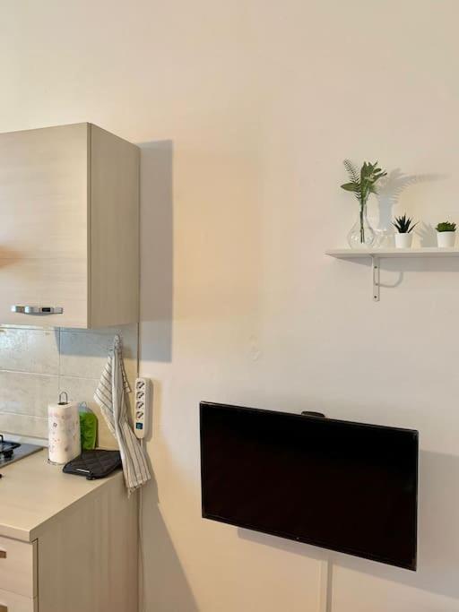 Splendido Bilocale A 4 Fermate Dal Duomo Apartment Milan Luaran gambar