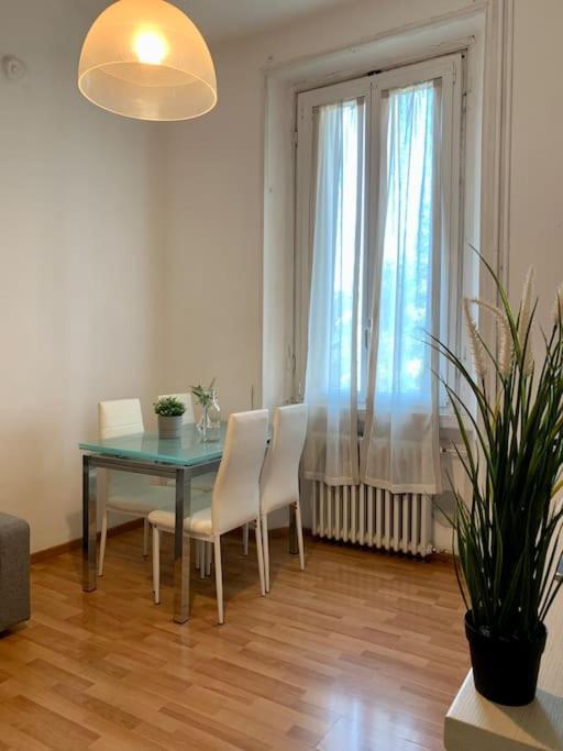 Splendido Bilocale A 4 Fermate Dal Duomo Apartment Milan Luaran gambar