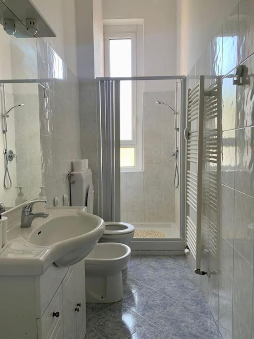 Splendido Bilocale A 4 Fermate Dal Duomo Apartment Milan Luaran gambar