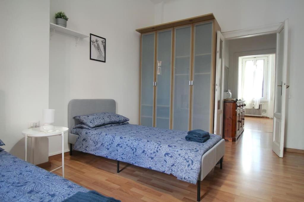 Splendido Bilocale A 4 Fermate Dal Duomo Apartment Milan Luaran gambar